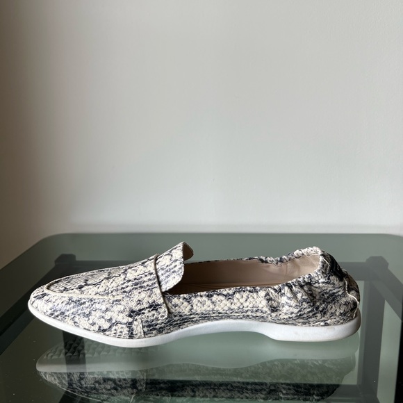 Cole Haan Women's Snake Skin Loafers in Ivory grey/black Size: 7.5 MSRP:  $160 - Picture 8 of 8